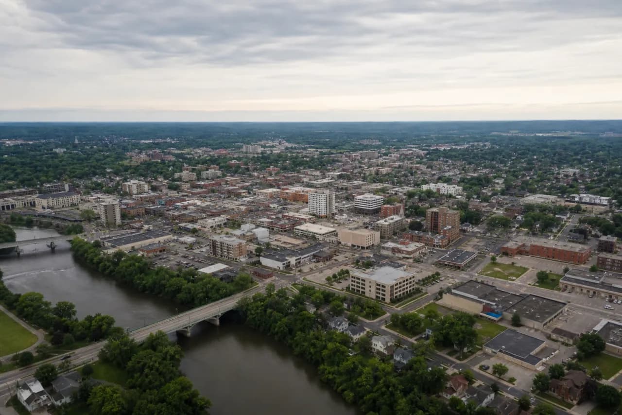 Toits et panorama de Brantford, Ontario — le secteur desservi par RooFix