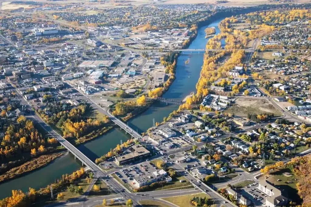 Toits et panorama de Red Deer, Alberta — le secteur desservi par RooFix