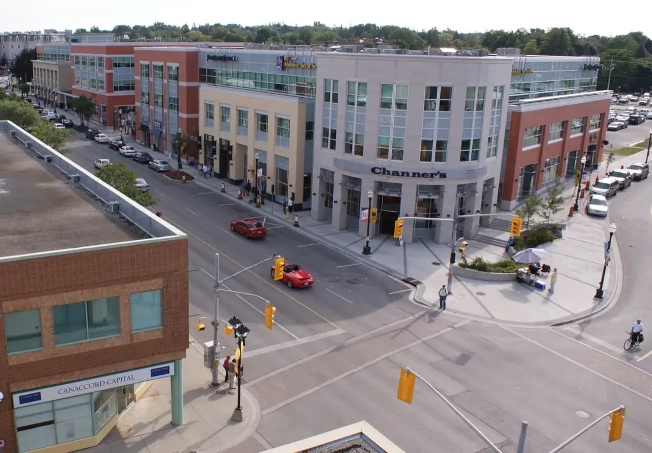 Toits et panorama de Waterloo, Ontario — le secteur desservi par RooFix